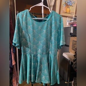 Lularoe Teal and Silver Patterned Top SIZE small NWT